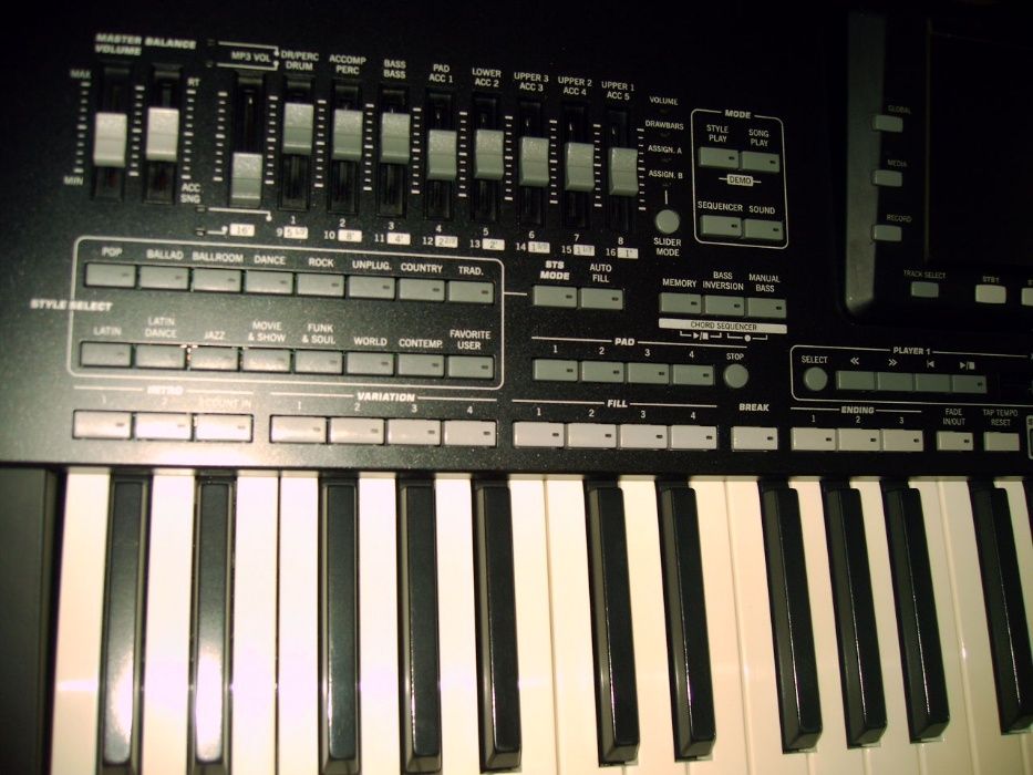 Продам Korg Pa3X ( 5 октав)