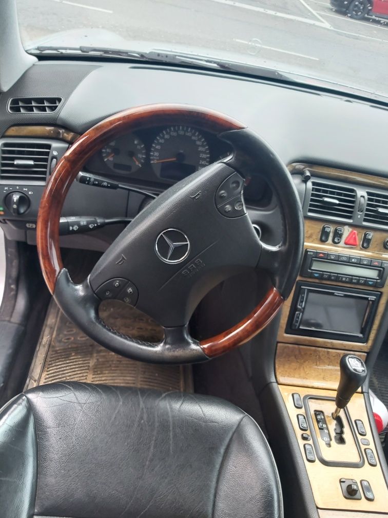 Mercedes Benz E320 CDI
