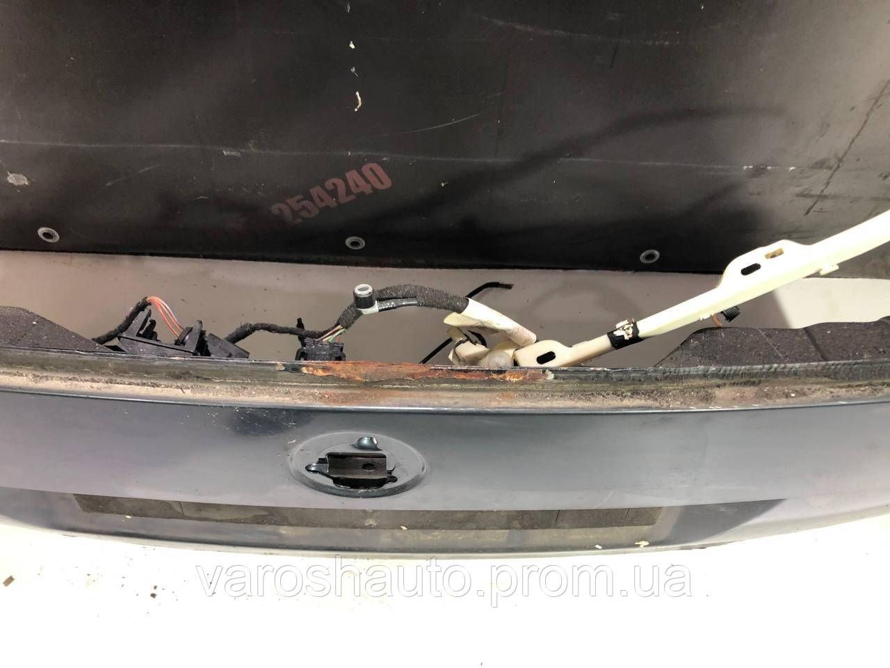 Кришка багажника Volkswagen Bora Golf IV 1J9827025AE 4R