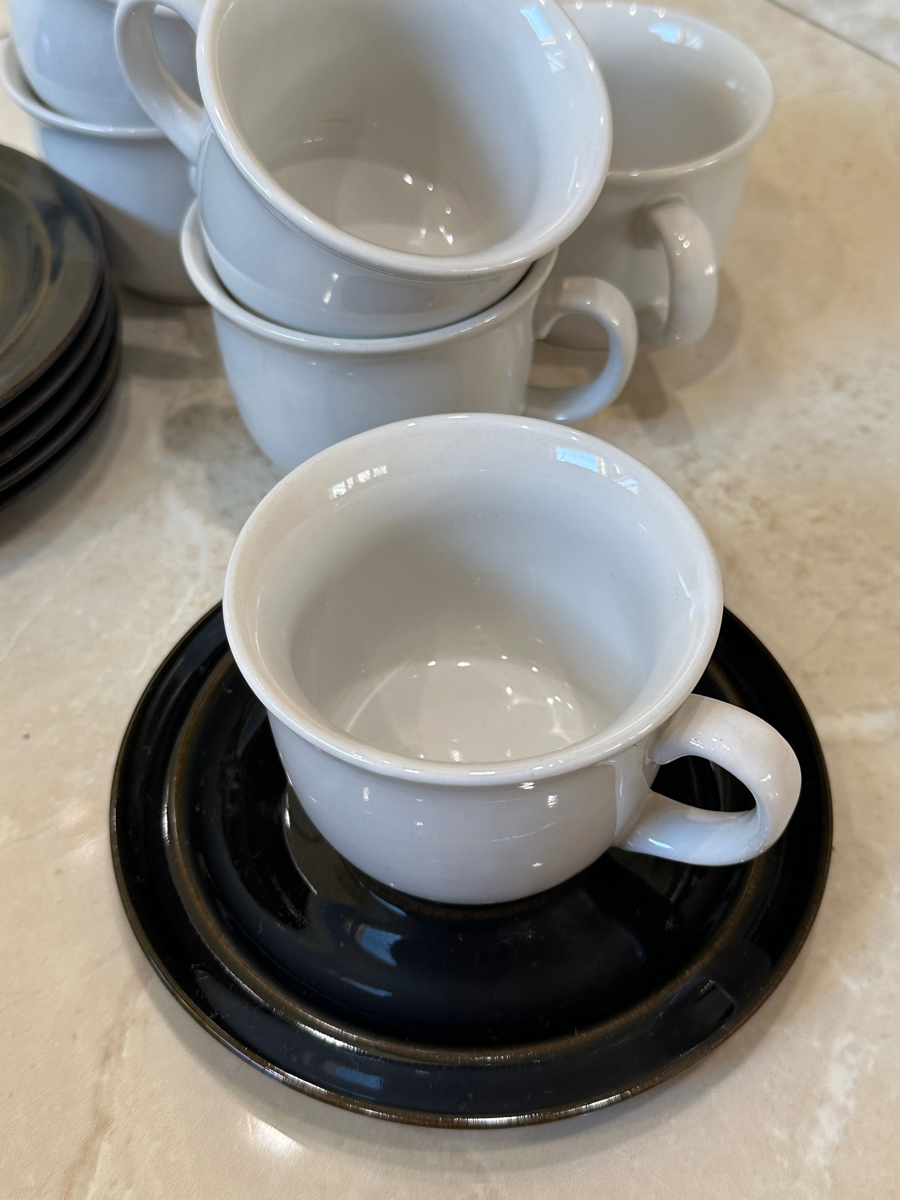 Komplet filiżanek z talerzykami z porcelany
