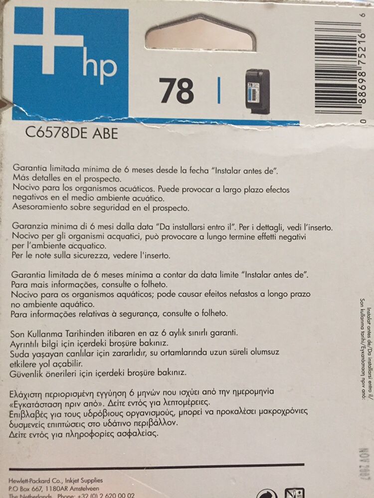 Tinteiro HP tricolor para impressão a jato.