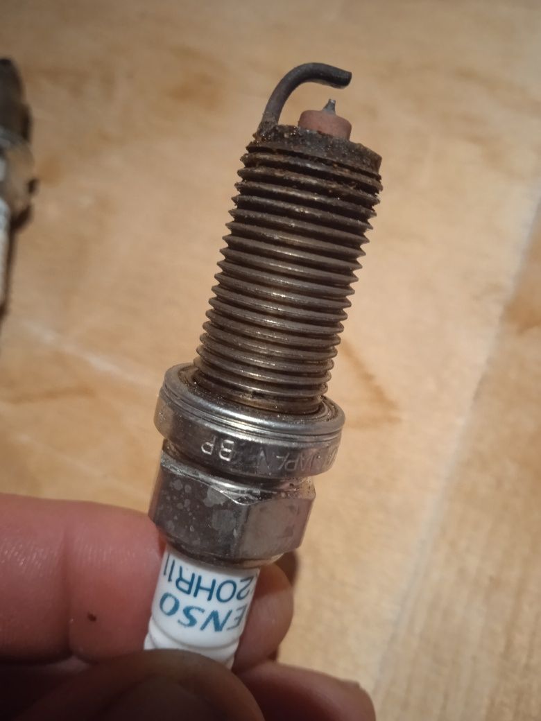 Свечи зажигания 90919-01191 Toyota Lexus б/у