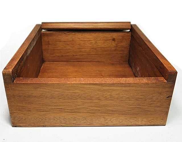 Szkatułka Pudełko na Biżuterię Herbatę itp. Rzeźbione Drewno z Żółwiem