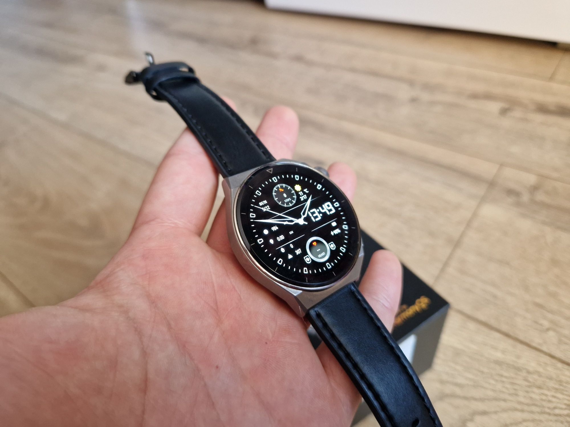 Zegarek Smartwatch Huawei GT 3 PRO z akcesoriami jak nowy