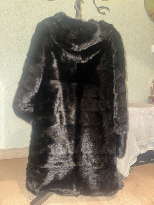 Шубка норка, трансформер знизу на замку, не нова, але майже не носили