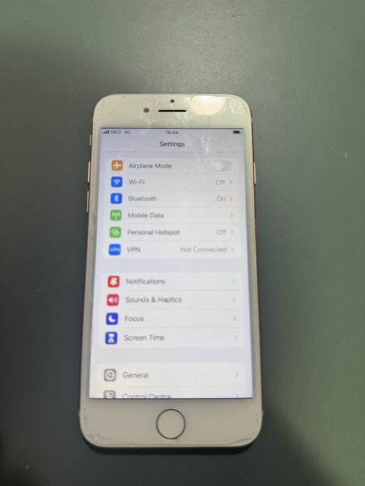 Iphone 8, 64GB Dourado