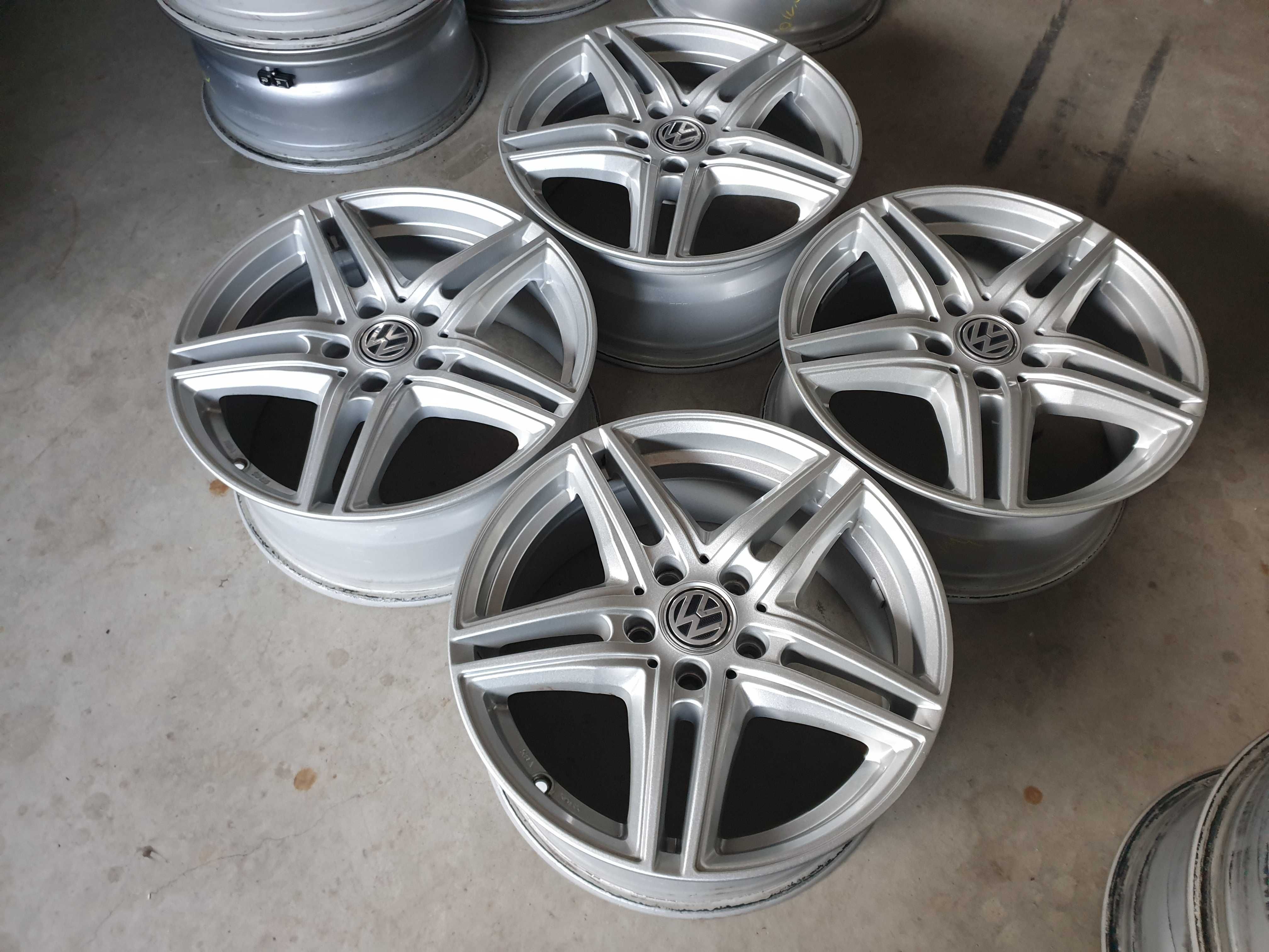 Alufelgi 17" VW Golf VII Passat b6 b7 b8 cc Tiguan Touran Caddy 5x112