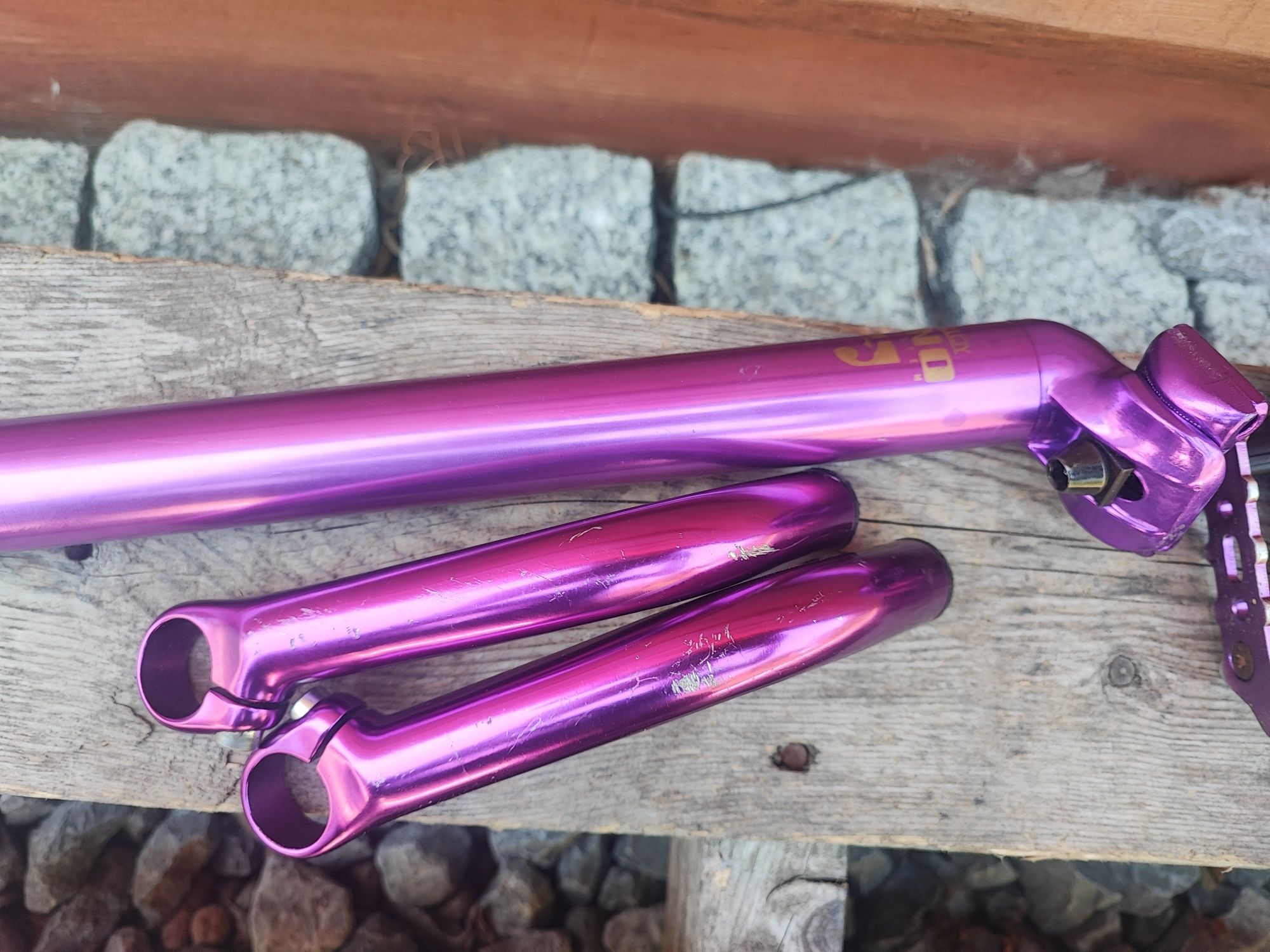 Purpurowe fioletowe części rowerowe sztyca hamulce  Tranz-X retro mtb