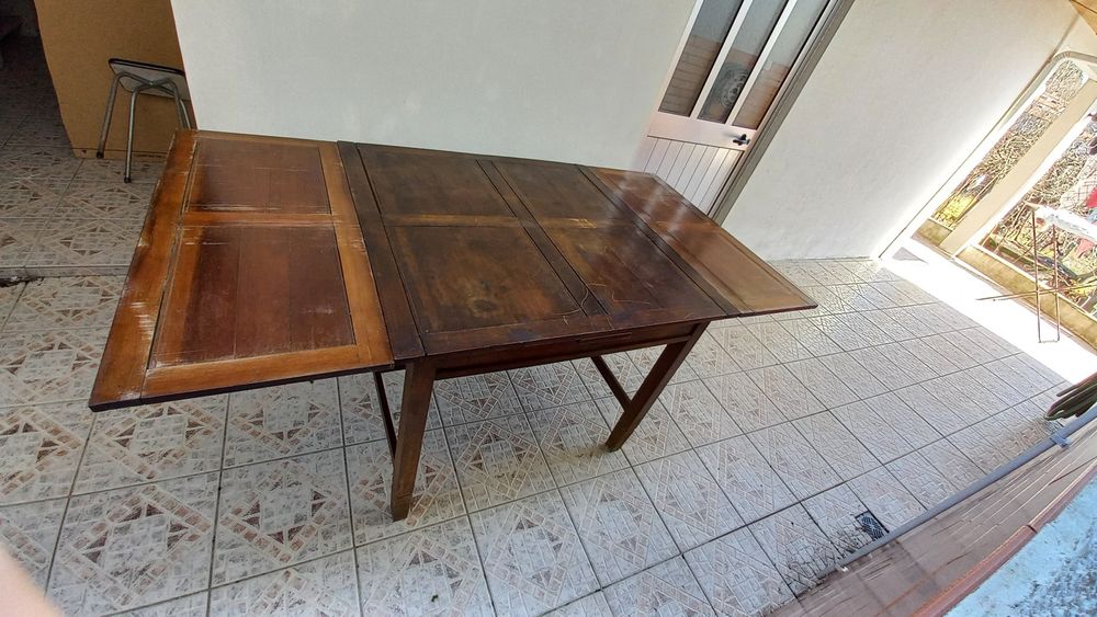 Mesa elástica antiga