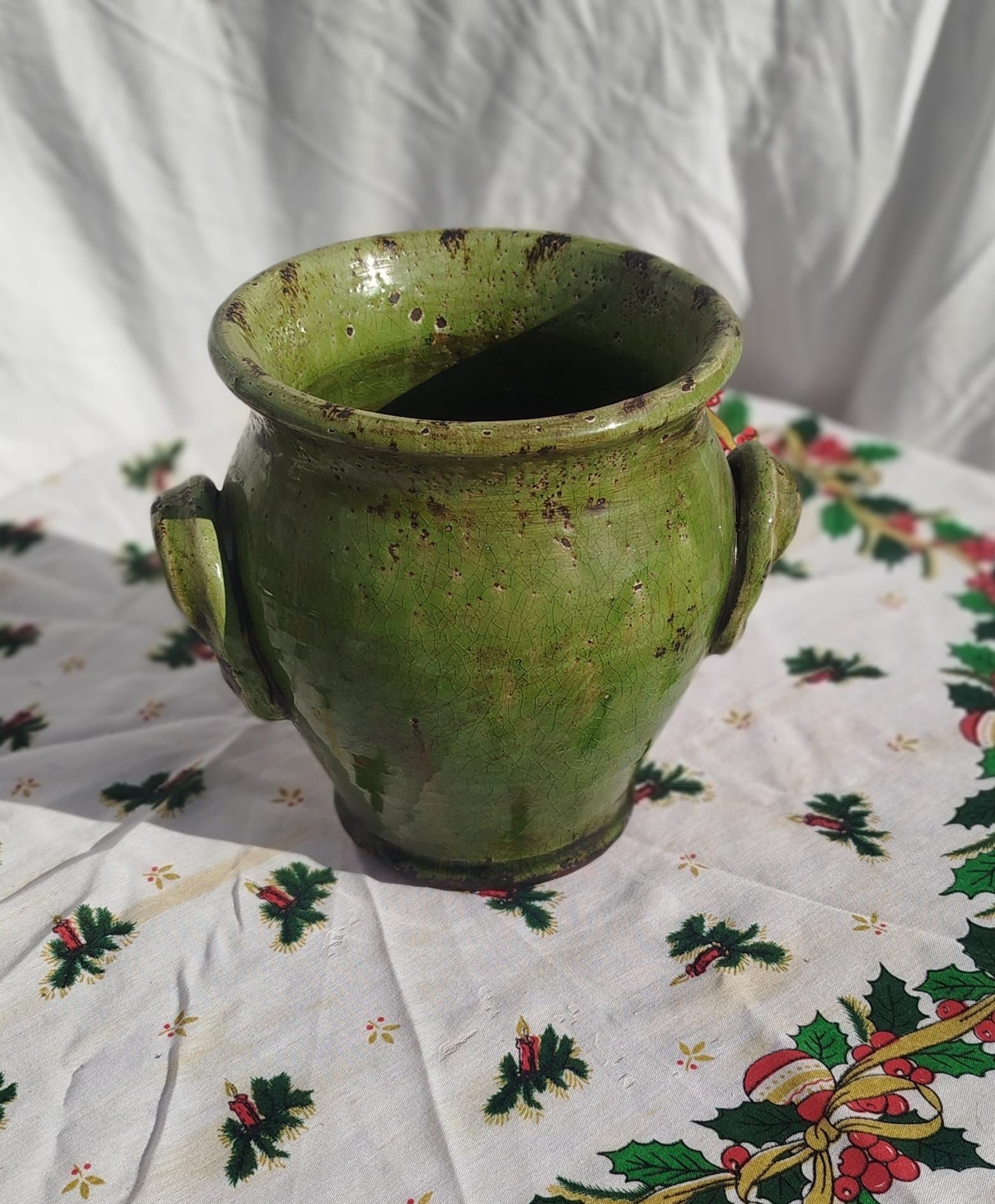 Vaso antigo em cerâmica vidrada verde – estilo rústico