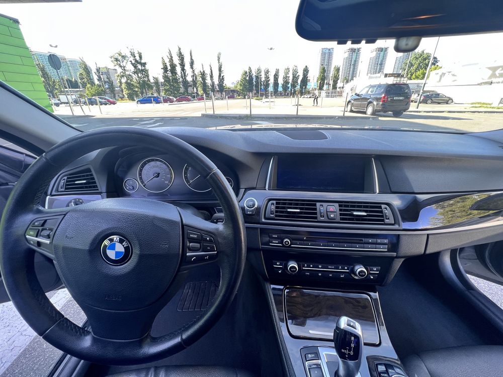 BMW 528i 2014   .