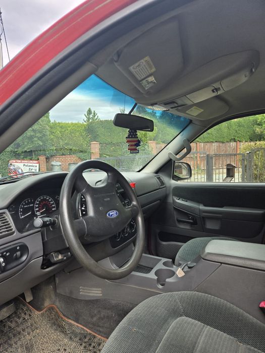 Amerykanski Ford Explorer