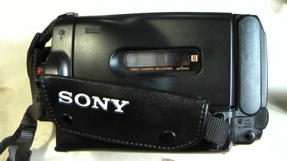 Відеокамера Sony Handycam CCD-TR420E Video8