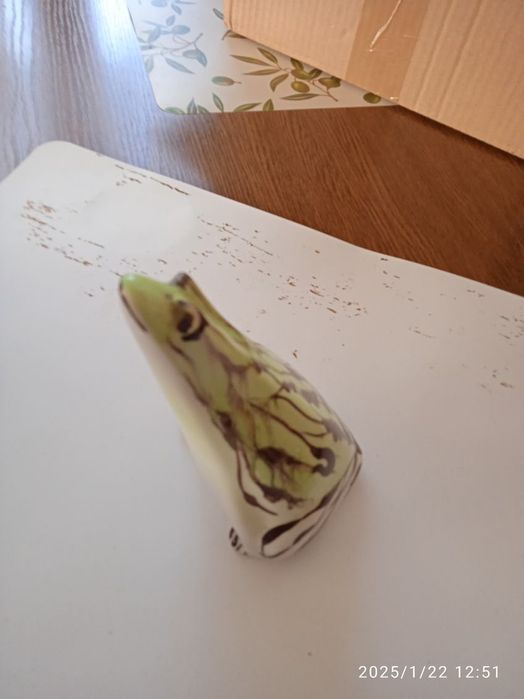 Żaba figurka ćmielów porcelana