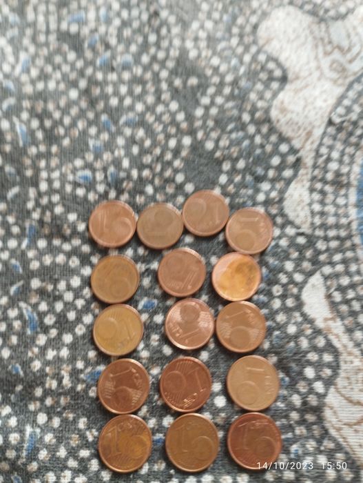 Medas raras .de 1  centimo de euros com símbolo de um trevo