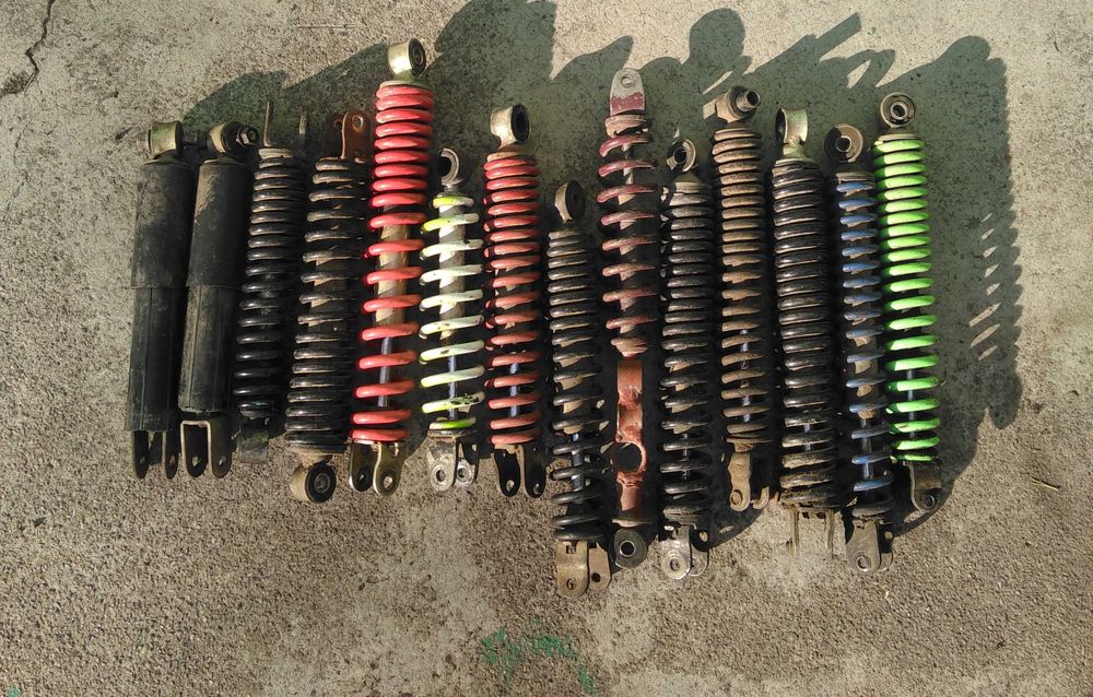 Амортизатор для скутера мопеда.