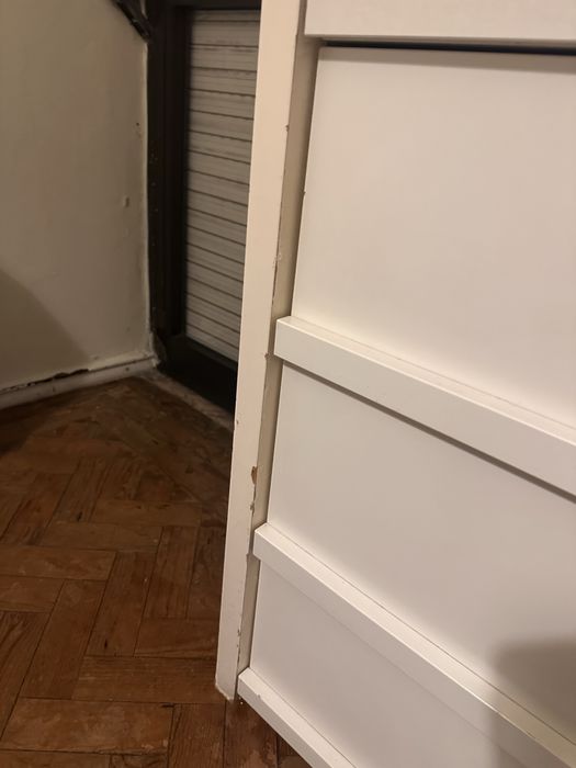 Comoda ikea com ; gavetas grandes.