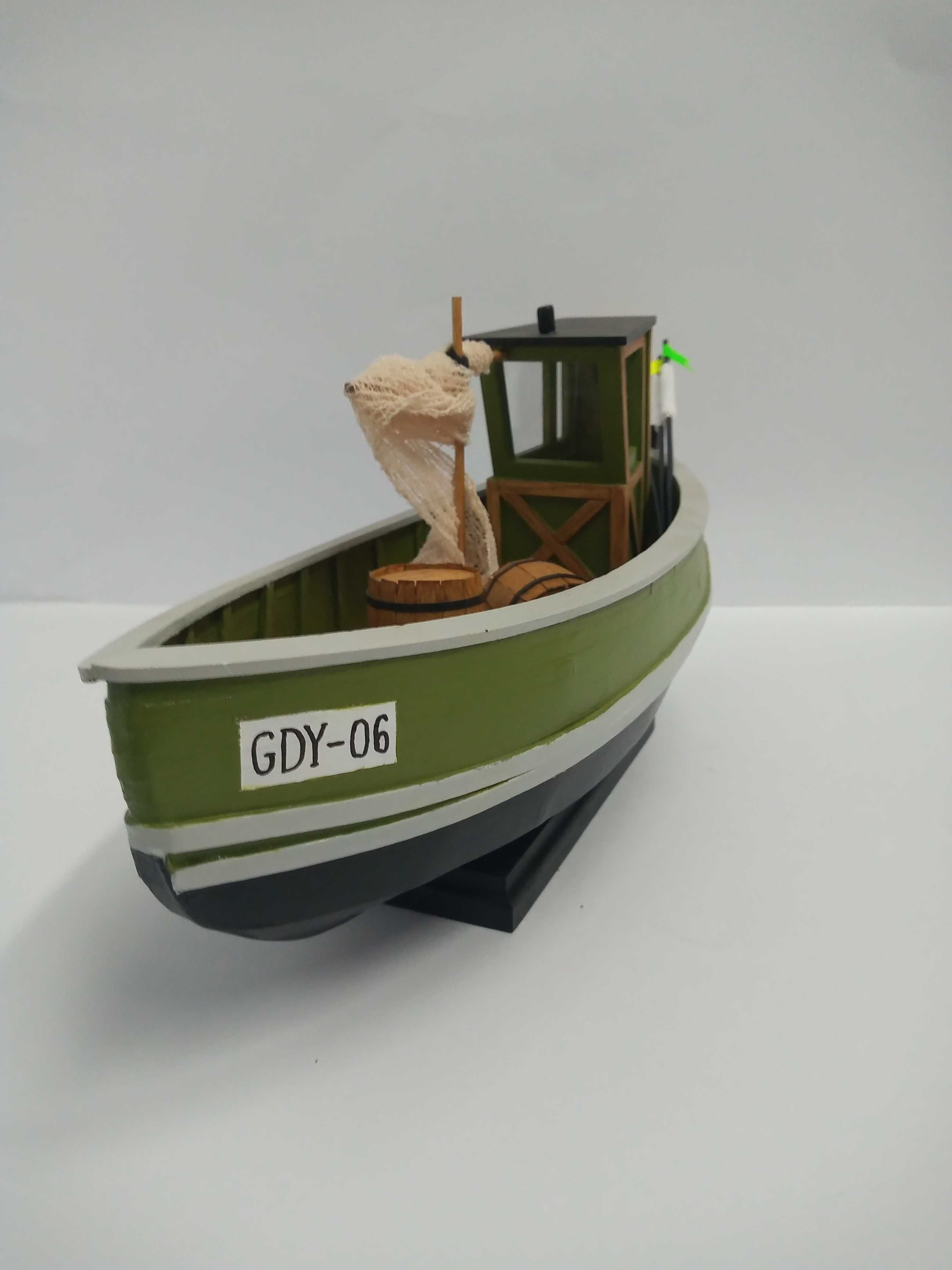Ręcznie robiony model kutra rybackiego KUTER RYBACKI GDY-06