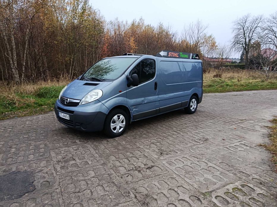 Opel Vivaro Long Rok 2009 L2 H1 Klimatyzacja
