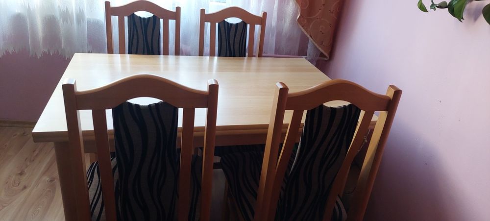 Stół + 4 krzesła