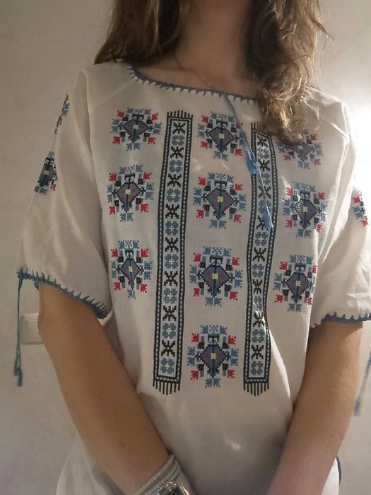 Вишиванка, ручна вишивка