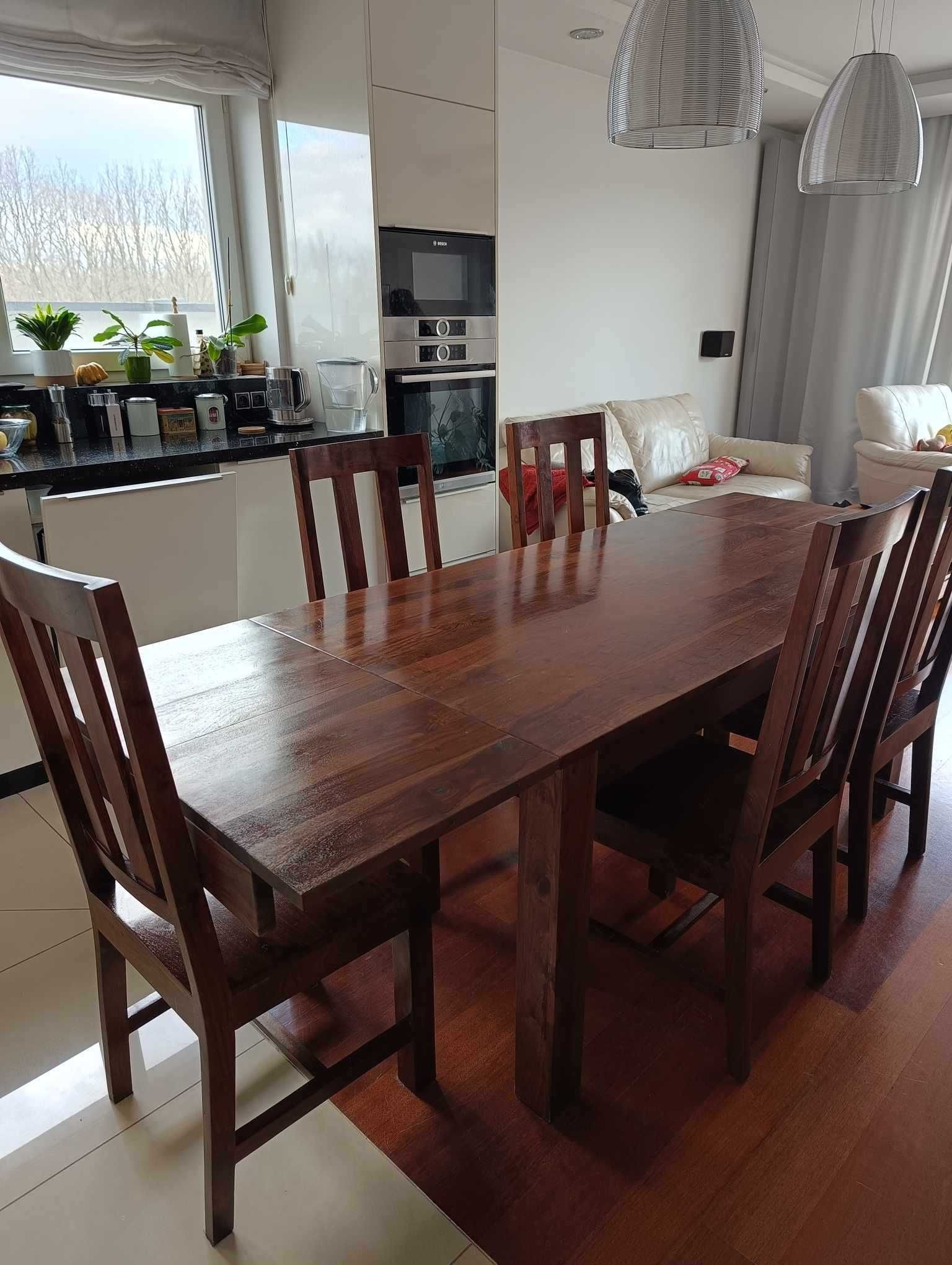 Duży rodzinny stół drewniany rozkładany z 6 krzesłami.