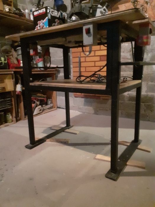 Stół Warsztatowy z instalacją elektryczną
