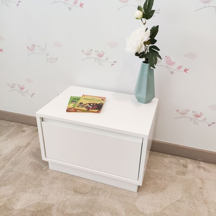 Mesa cabeceira lacada branco 1 gaveta