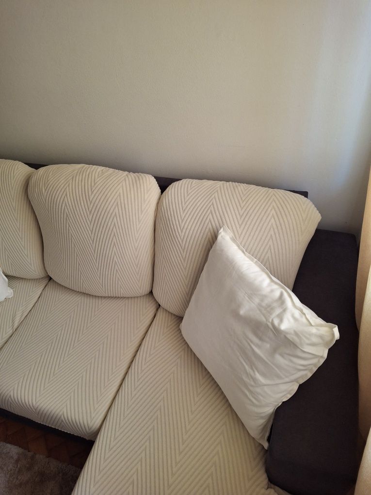 Vendo sofá chaise long reversível + capas