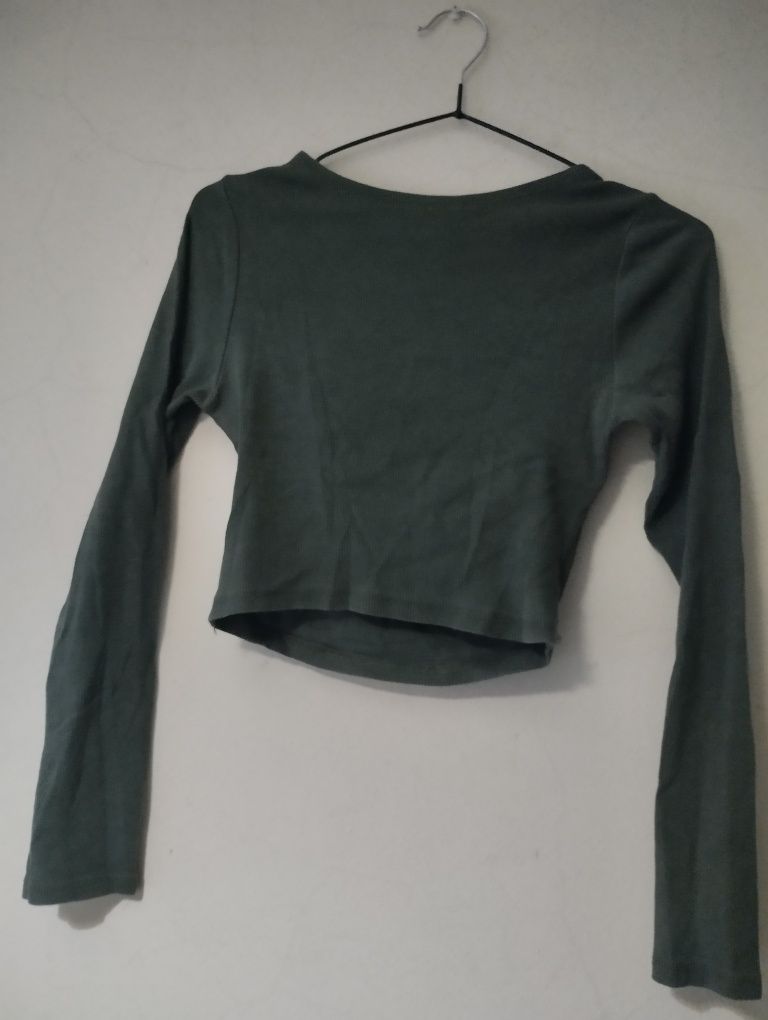 Blusa verde com decote