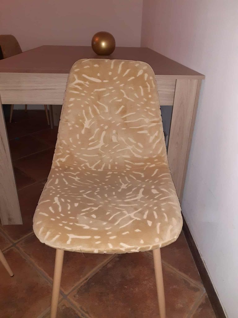 Mesa e 4 cadeiras