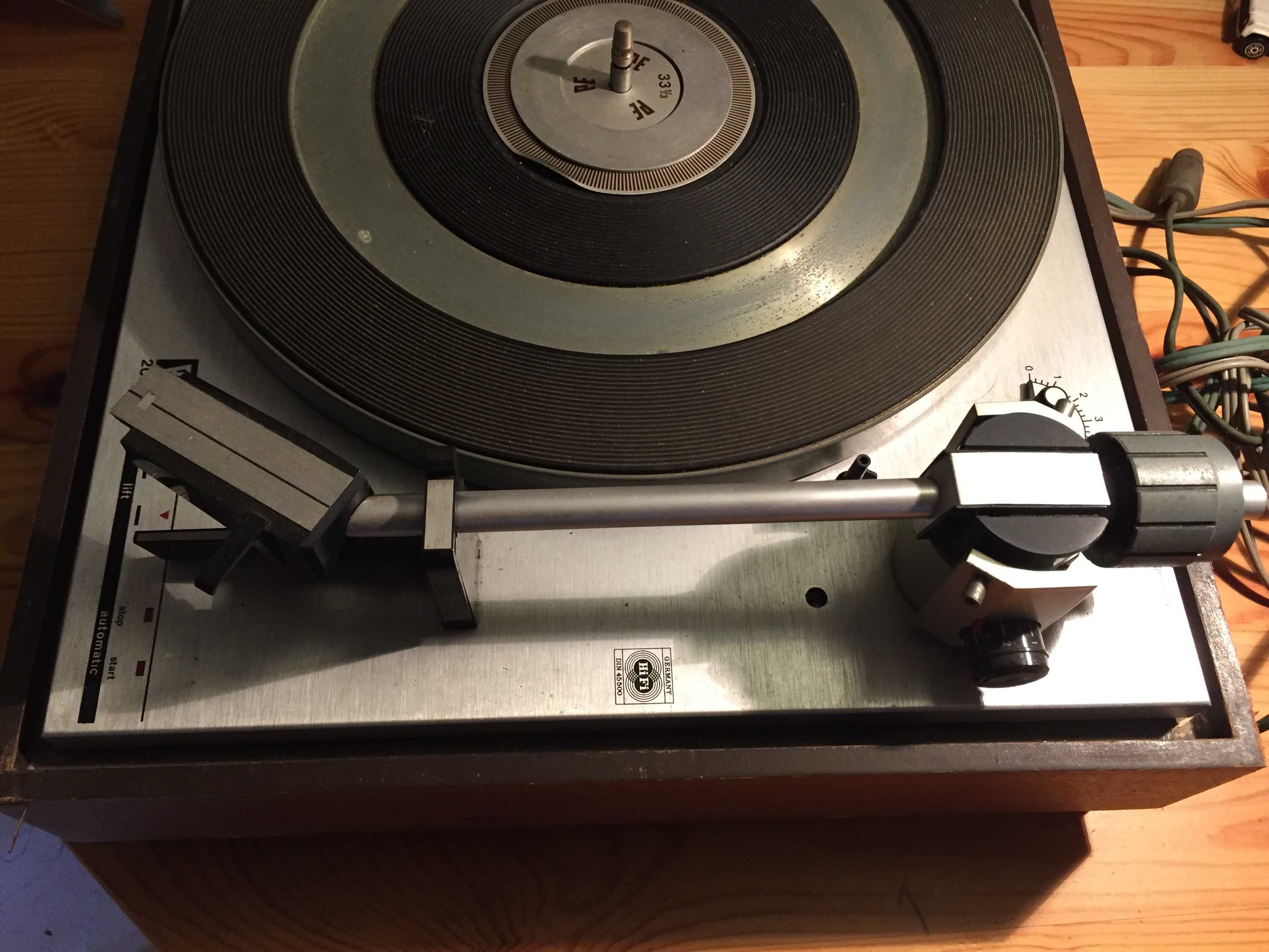 Gira-Discos Vintage Germany HI FI DIN 45500 — Para Arranjar