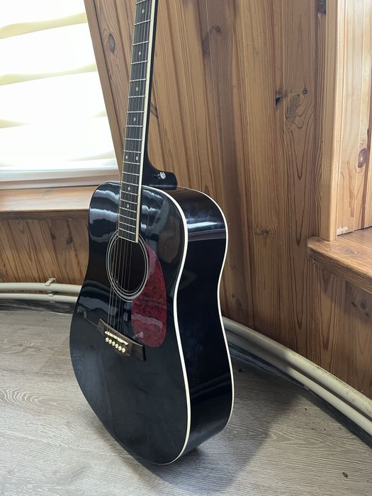 Продам акустичну гітару Equites