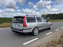 Volvo V70 2.5T AWD!!