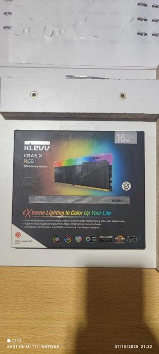Memória RAM KLEVV CRAS X RGB DDR4 Gaming Memory 16GB (2x8GB) 3200 MHz