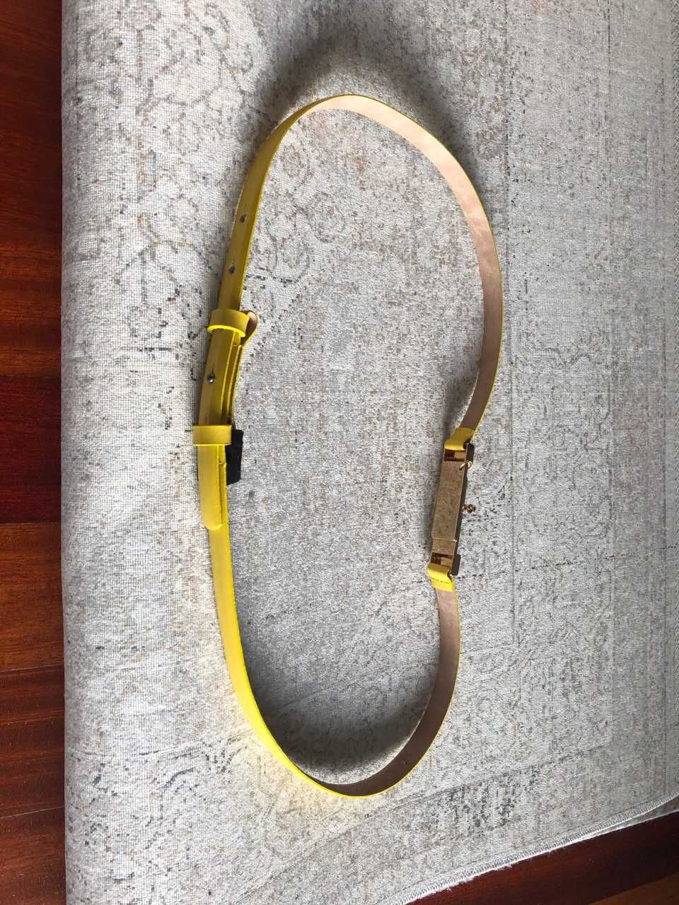 cinto amarelo em pele genuina  MASSIMO DUTTI  75cm