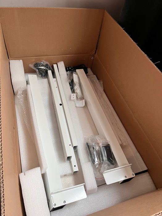 Biurko z regulacją wysokości