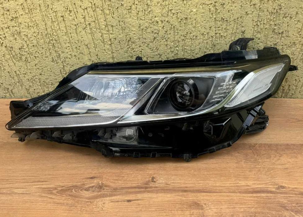 Бампер Toyota Camry Тойота Камри Кемри Четверть Запчастини Camry LE