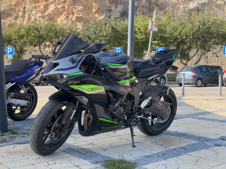 Kawasaki ZX-6R 2024 - Varios extras