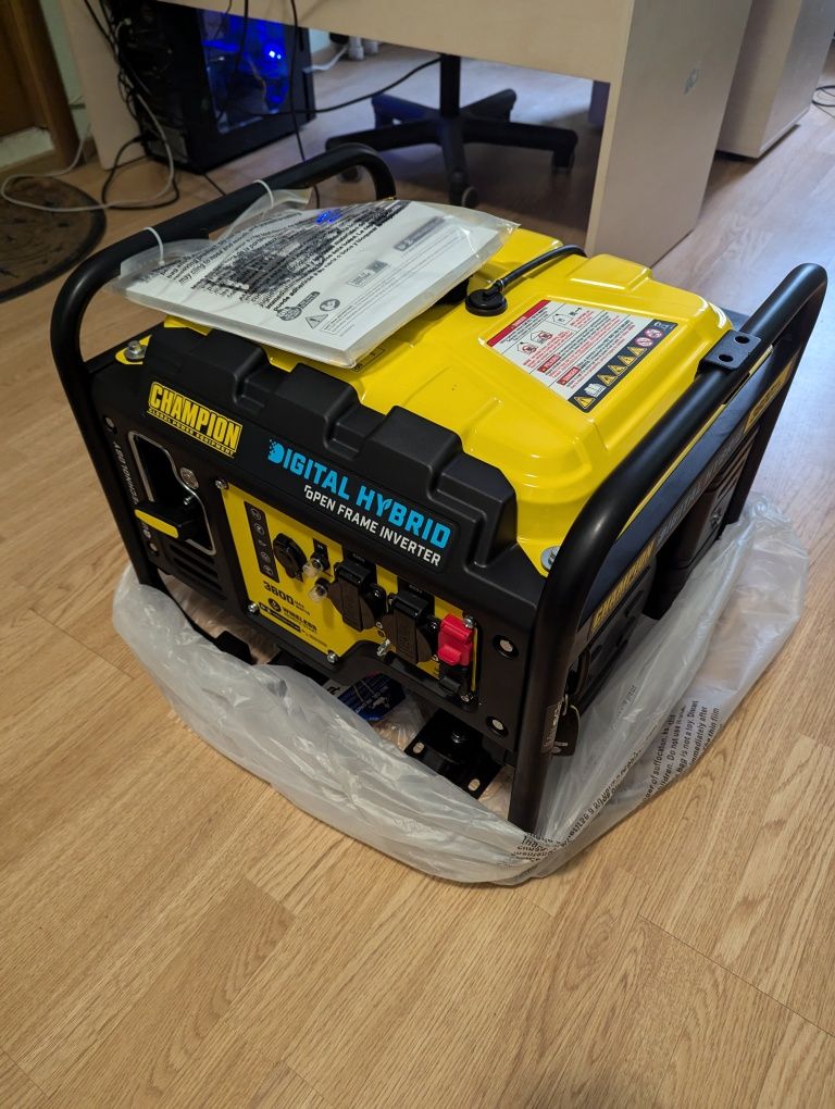 Інверторний генератор Champion CPG4000DHY-EU  3.6кВт
