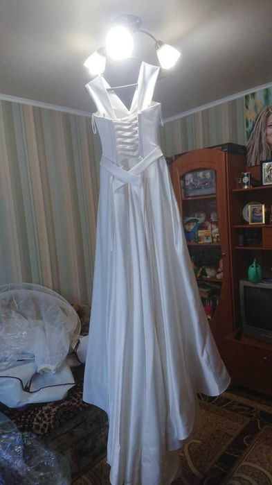 Весільна сукня та туфлі, супер весільне вбрання нареченої