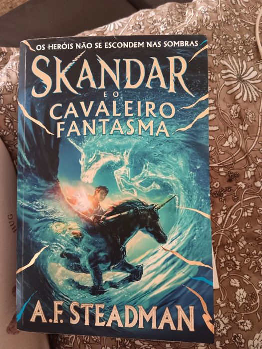 Skandar e o cavaleiro fantasma