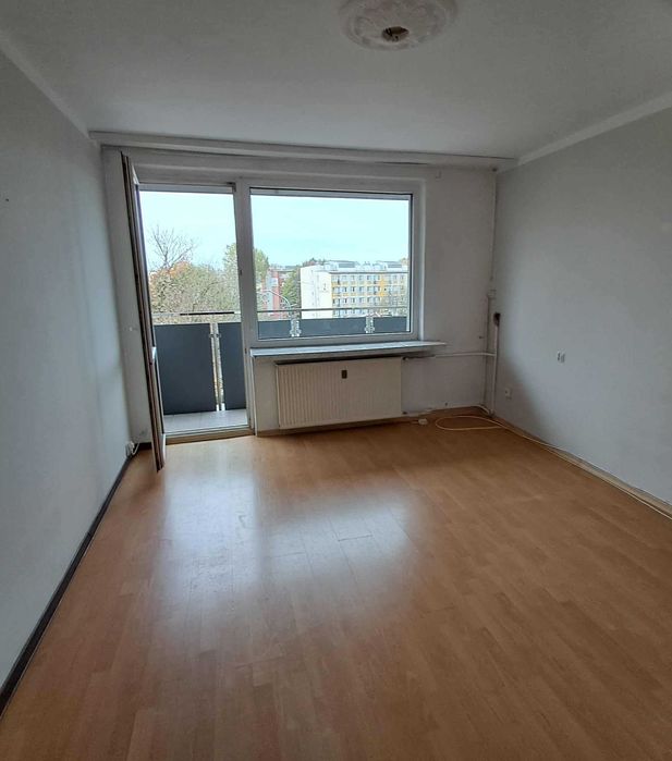 Sprzedam kawalerkę 33,3 m/2  ścisłe centrum 2 pokoje dostępne od ręki