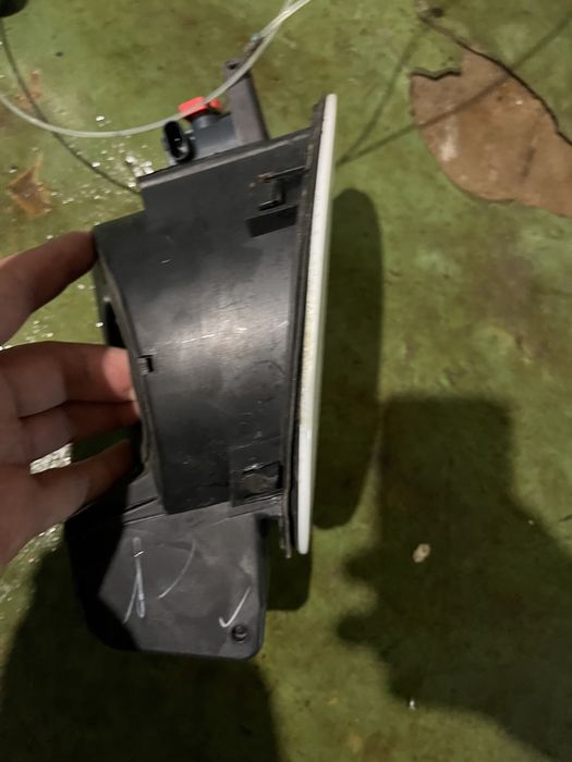 Лючок бензобака на джип чероки jeep cherokee kl 2014+