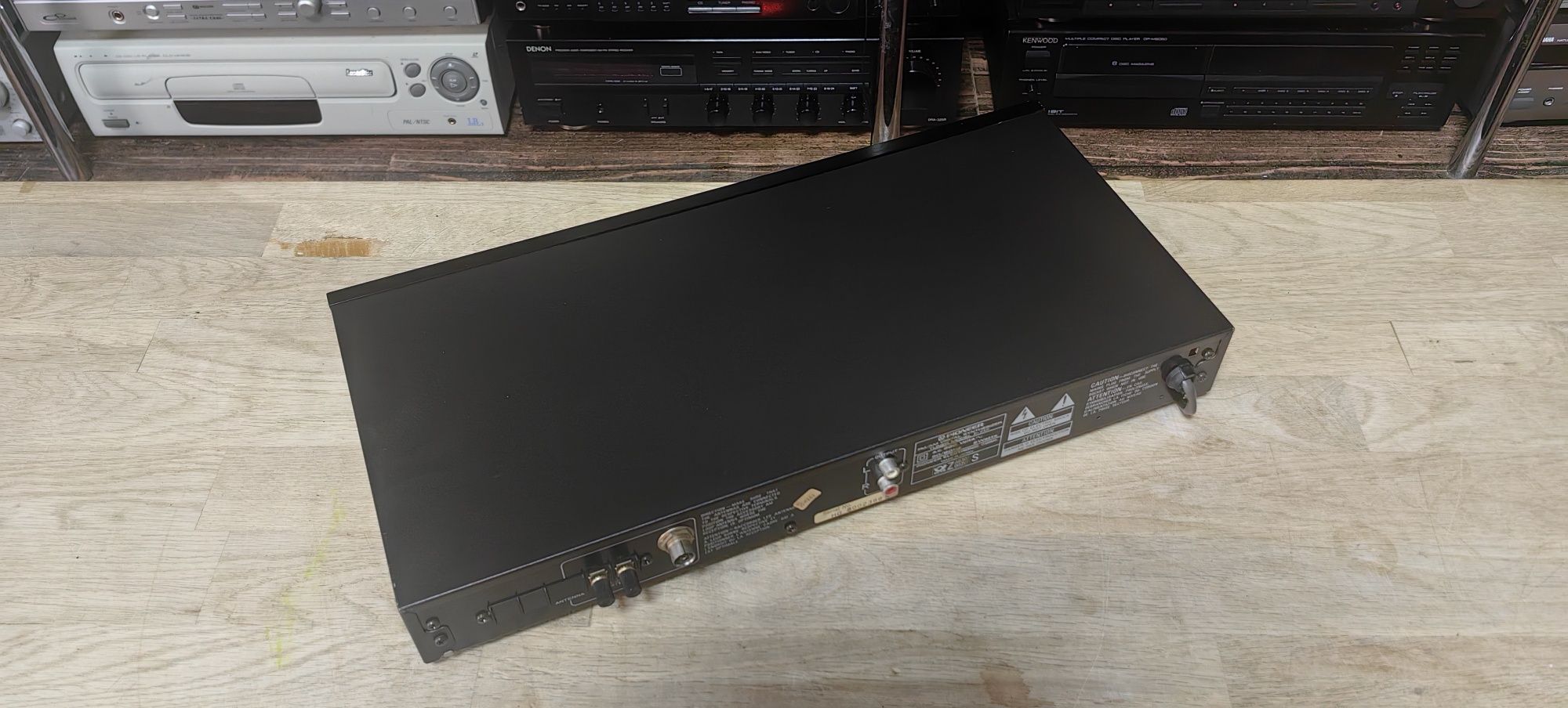 Тюнер Pioneer F-717
