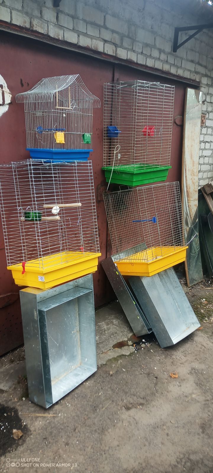 Клітки для папуг