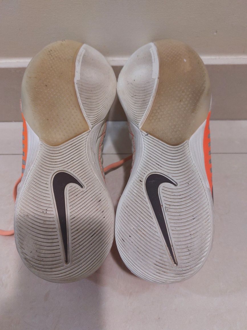 Ténis Futsal Nike Lunar Gato 38,5 laranja