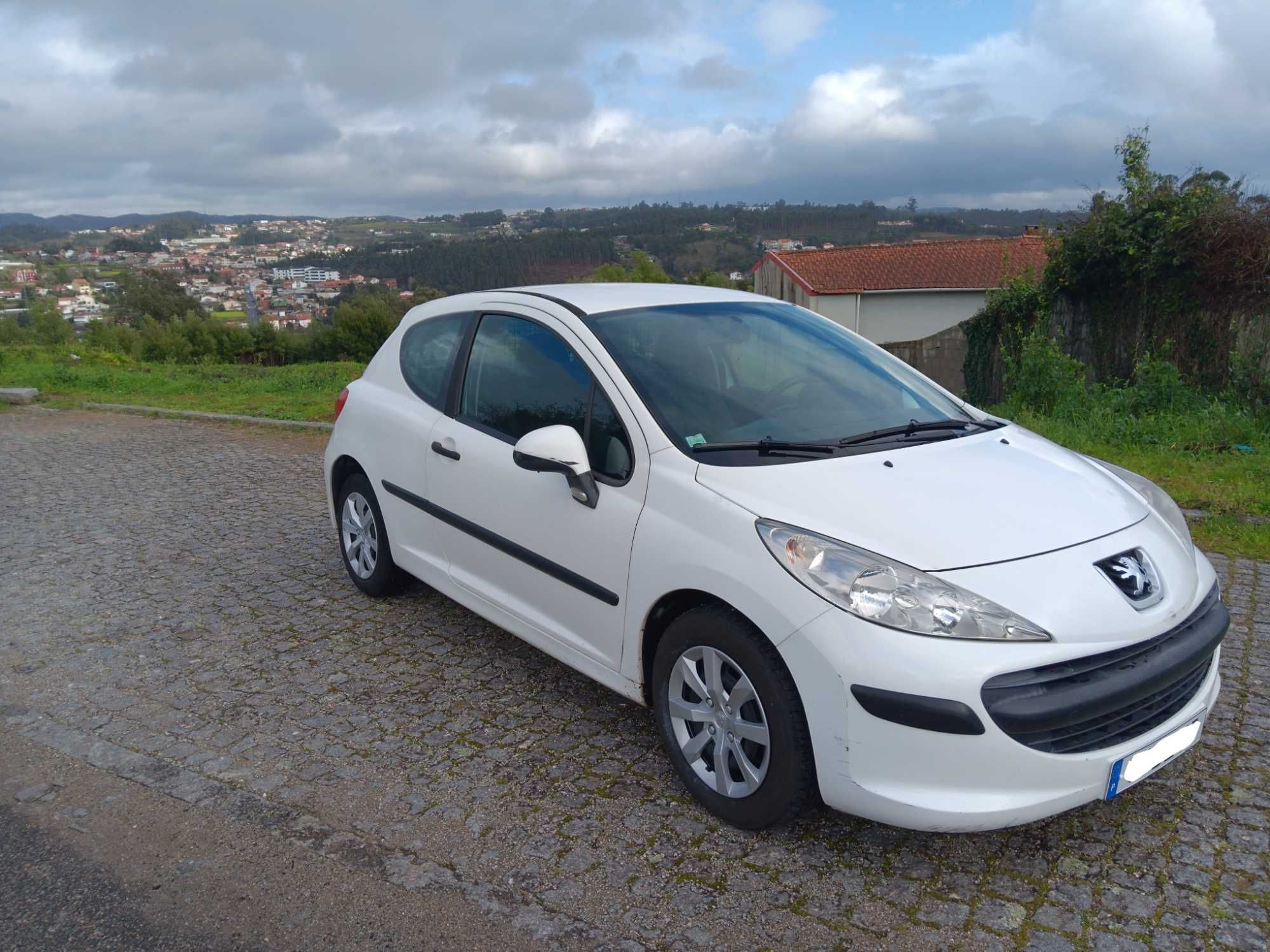 Peugeot 207 1.4 Hdi em bom estado