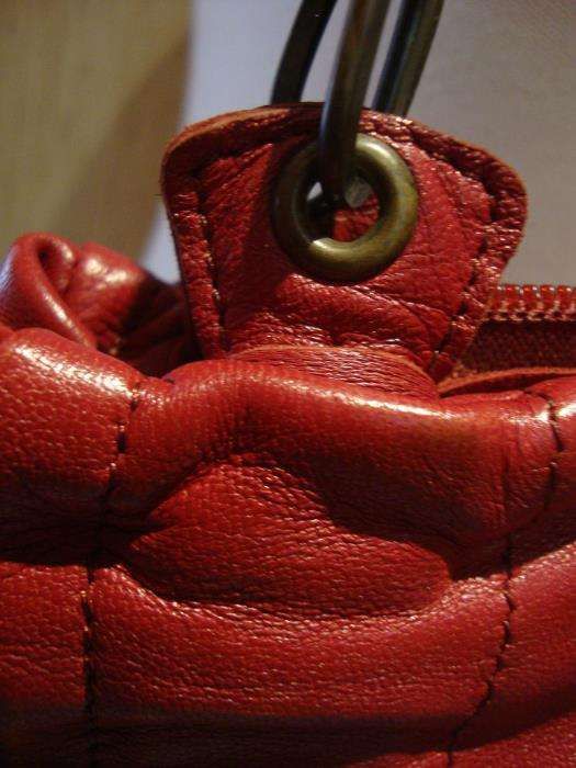 Carteira vermelha em pele verdadeira