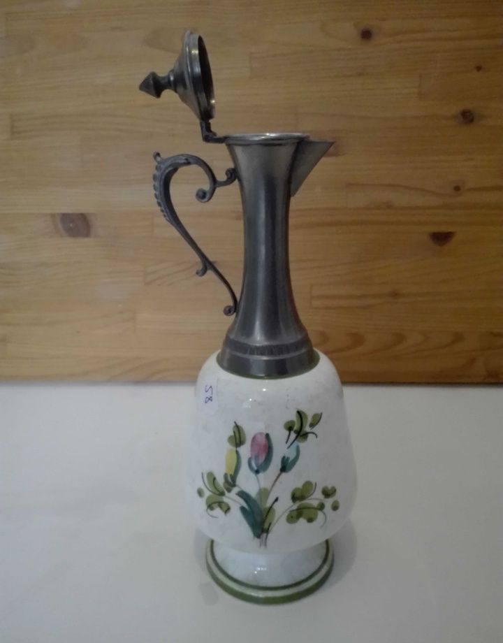Niepowtarzalne porcelanowe dzbanki ręcznie malowane.